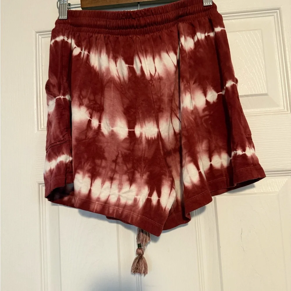 🩷 Knox Rose Tie-Dye Shorts- Medium